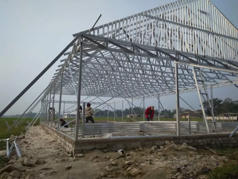 Proyek baja ringan 1