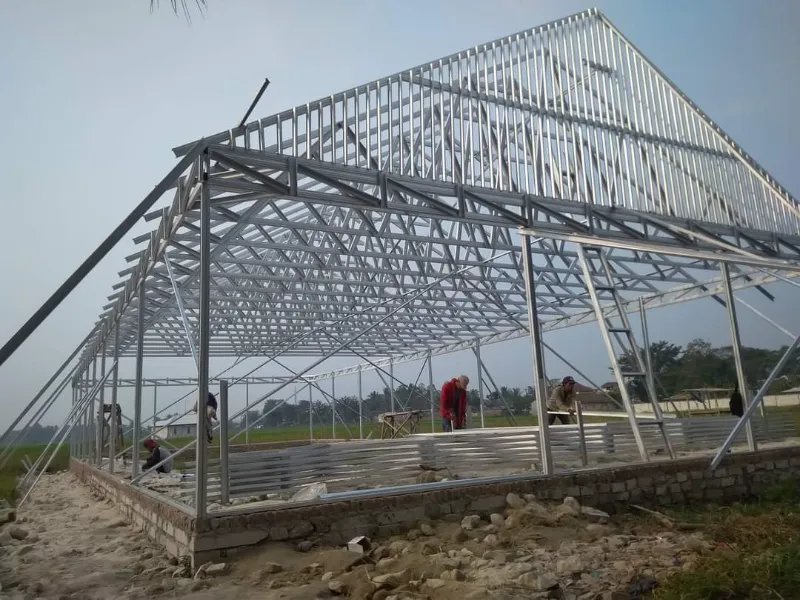 Proyek baja ringan 28